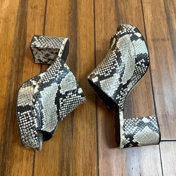 Raye Shoes - Picture 2 of 4